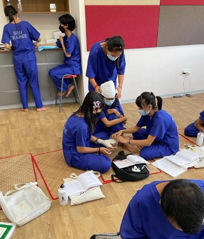 SISU first aid trainees learning skills