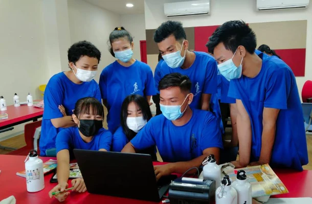 SISU trainees learning finance