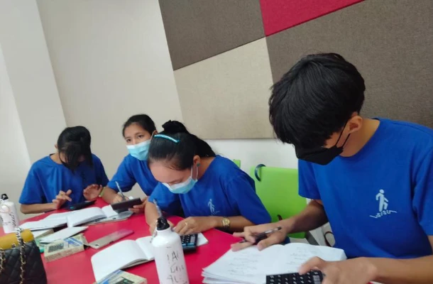 SISU trainees learning finance
