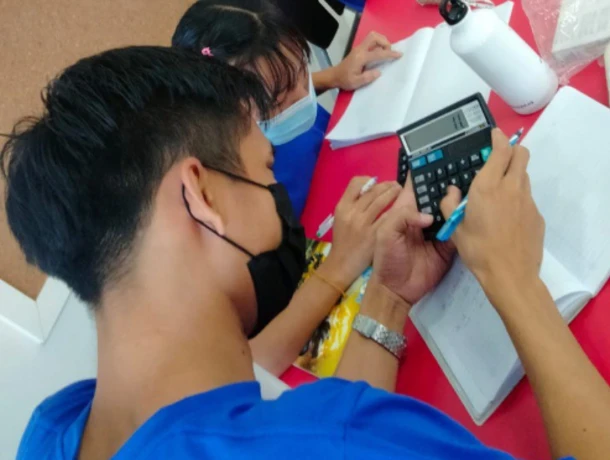 SISU trainees learning finance
